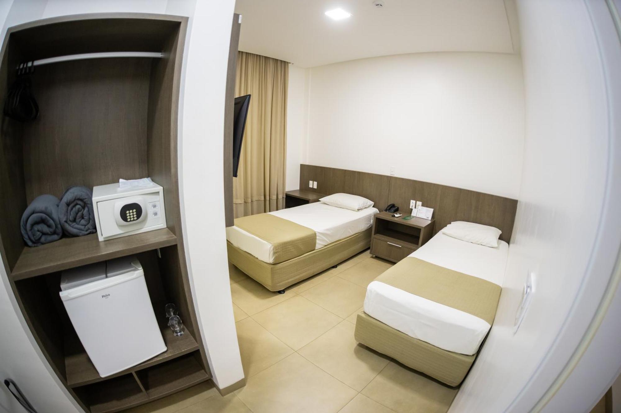 Brii Hotel Araguaina Bagian luar foto
