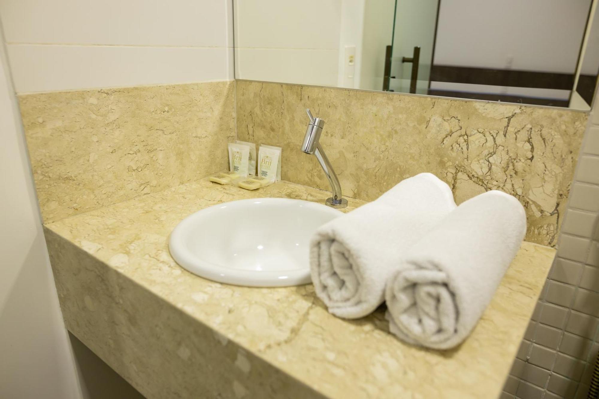 Brii Hotel Araguaina Bagian luar foto