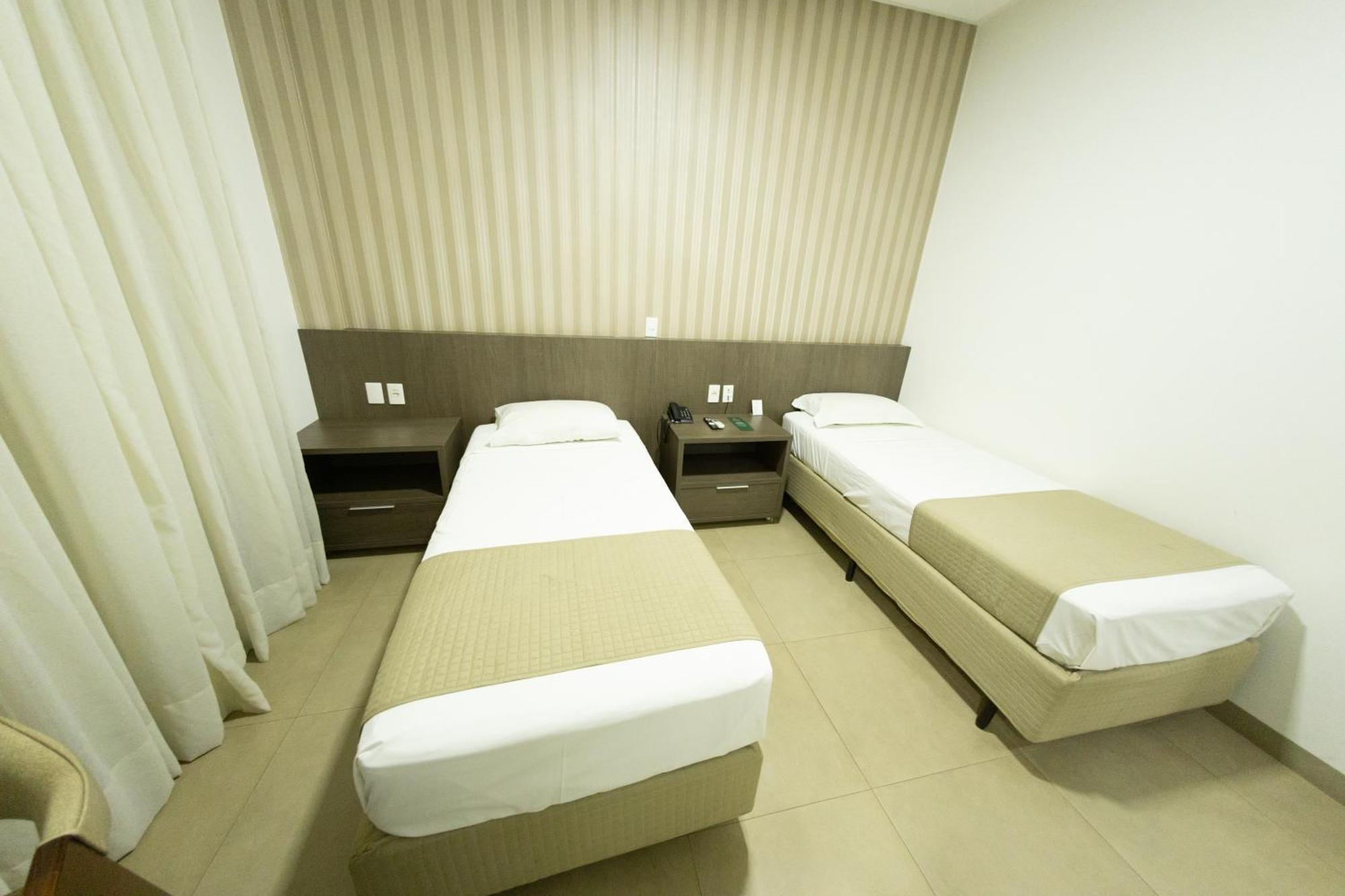 Brii Hotel Araguaina Bagian luar foto